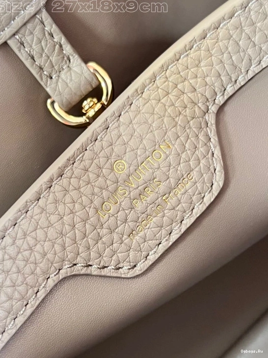 BB-27*18*9CM CAPUCINES VUITTON LOUIS 0201